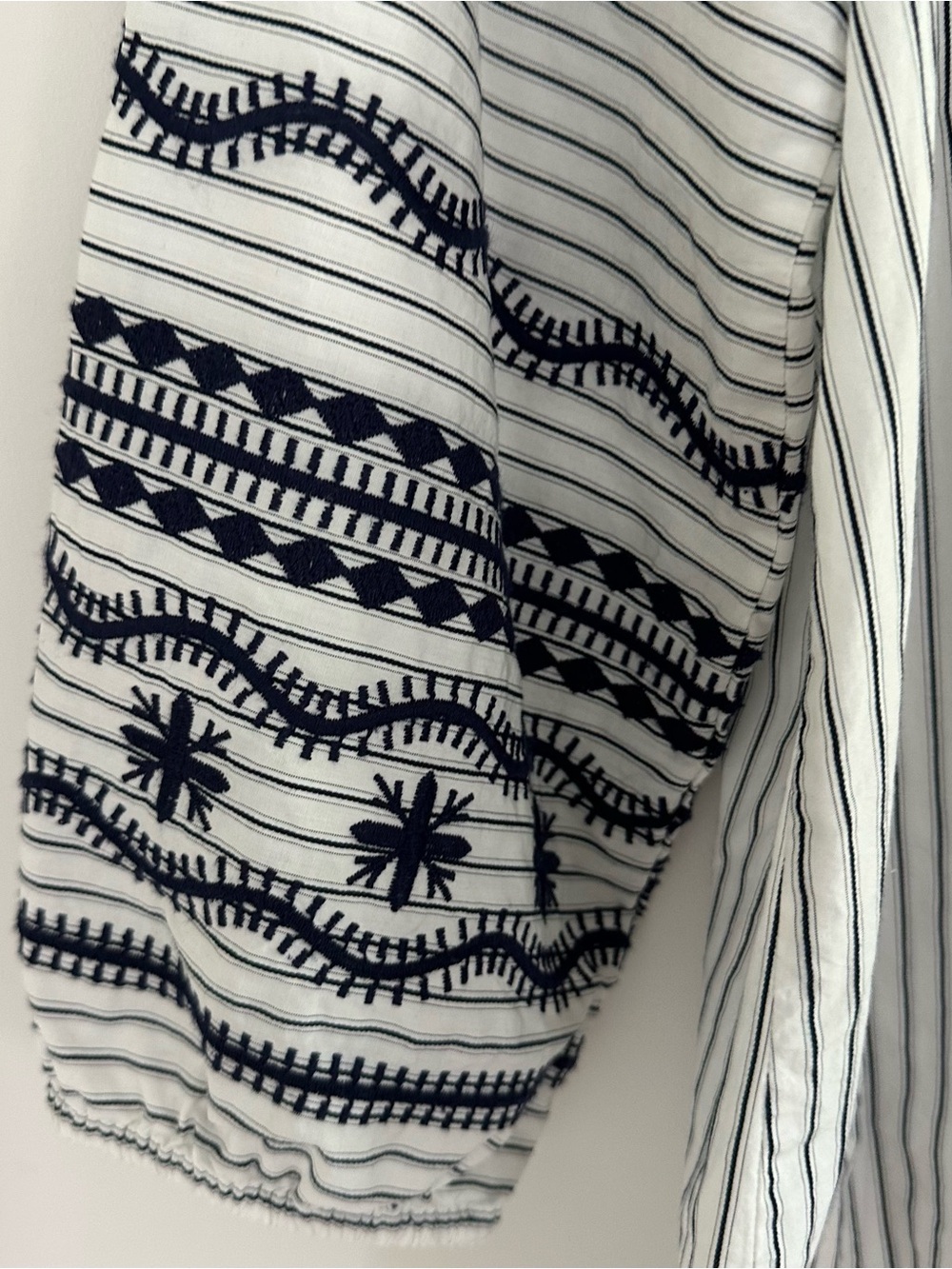 Madewell White Blouse with Navy Embroidered Balloon Sleeves - Picture 6 of 9
